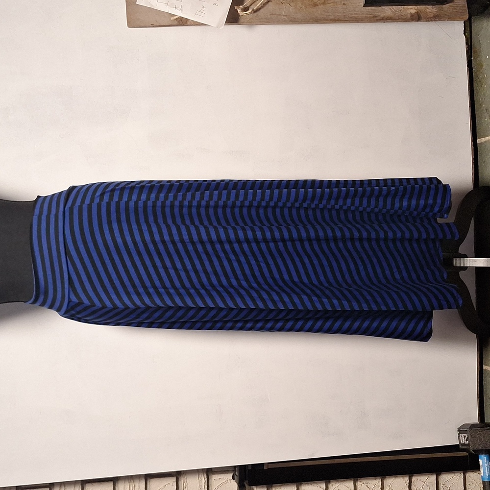 AB Studio Women’s striped skirt